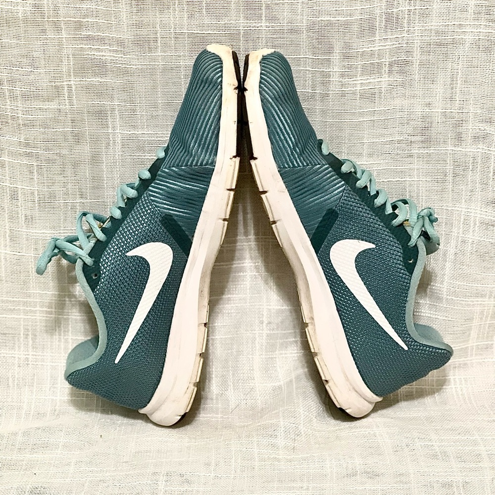 Nike Flex Bijoux Cross Trainer Shoes
